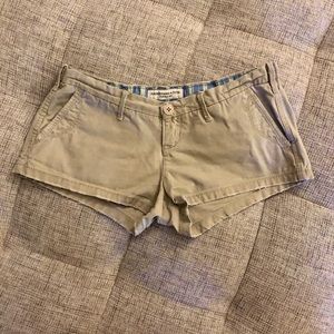 Abercrombie and Fitch A&F khaki shorts 00 24
